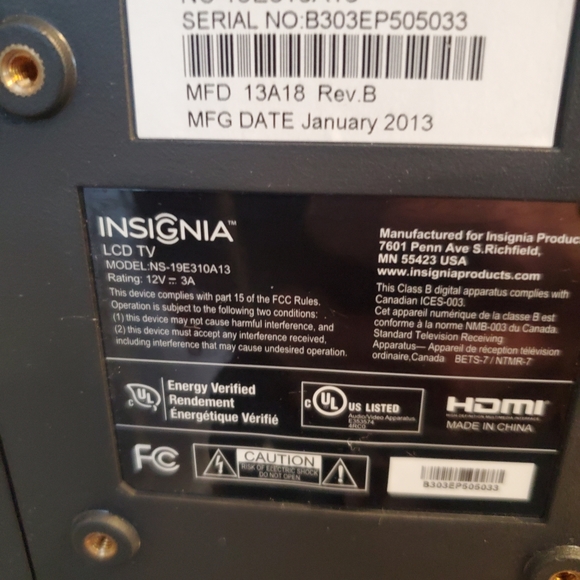Insignia 19" LED TV NS-19E310A13 W/Remote - Picture 12 of 16
